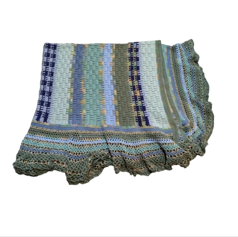 Handmade Crochet Blanket Scalloped Coverlet Green Blue Cottagecore Grandmacore